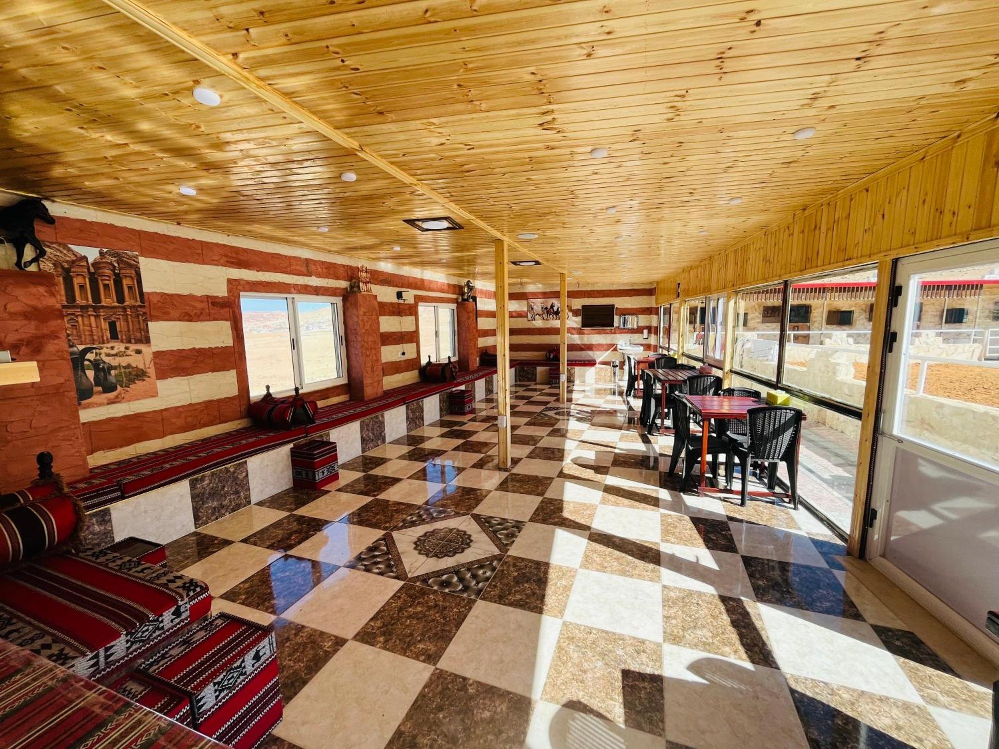 לינה וארוחת בוקר וואדי מוסא Petra Royal Ranch מראה חיצוני תמונה